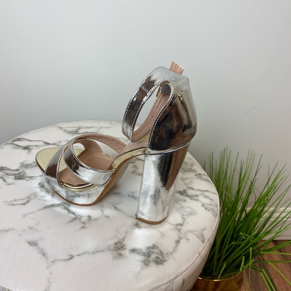 ‼️ Silver Platform High Heel Ankle Strap Open Toe - Picture 7 of 8